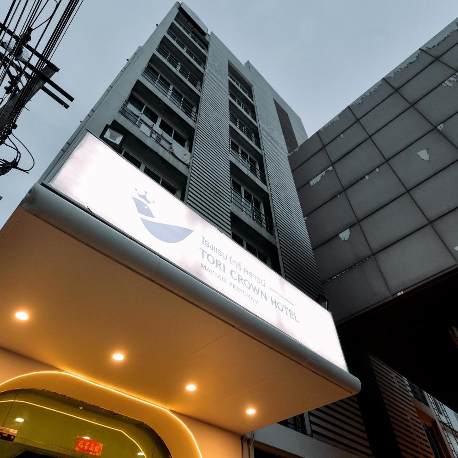 Tori Crown Hotel 2/50