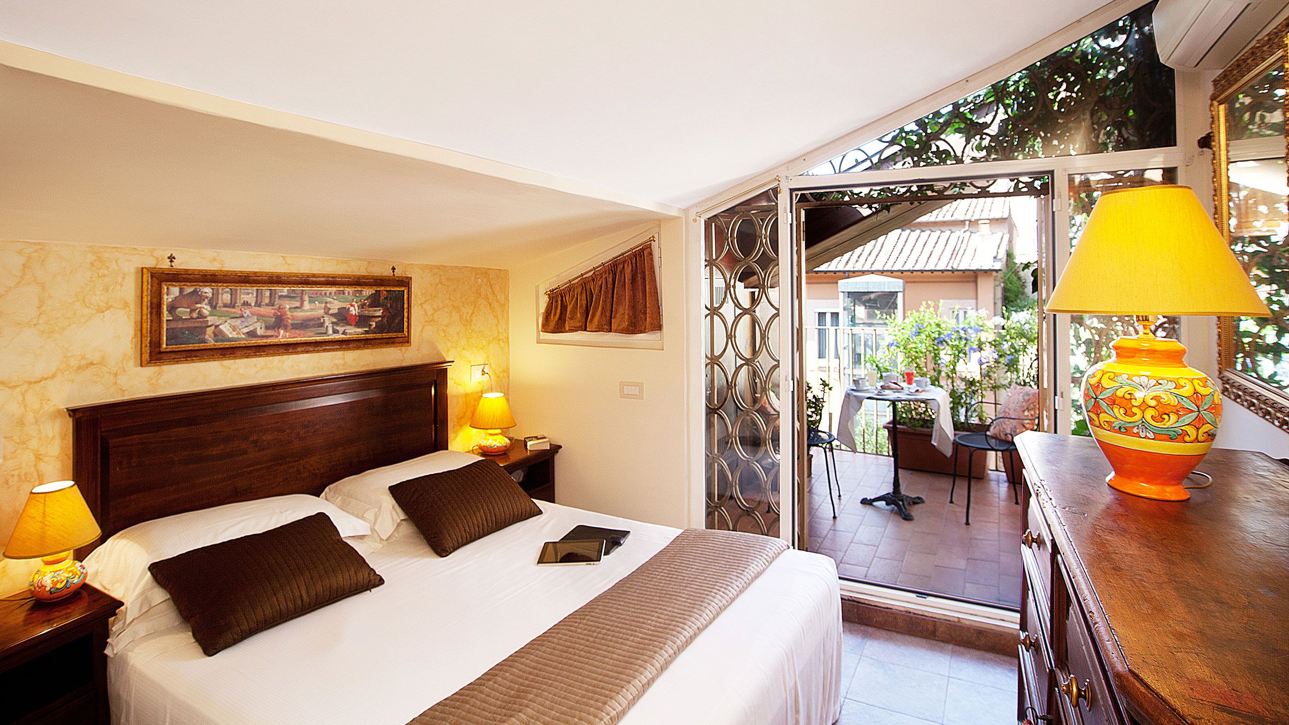 غرفة قياسية مفردة، Pantheon Inn 2/3