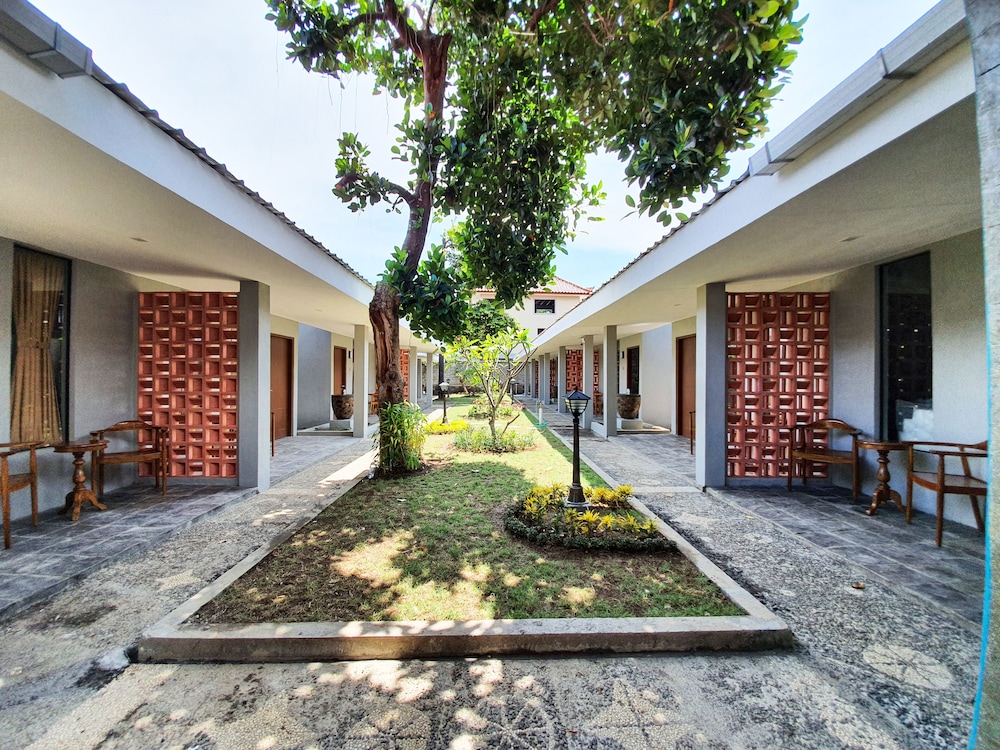 SANUR AGUNG HOTEL 77/77