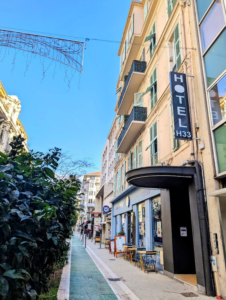 Hotel H33 42/50