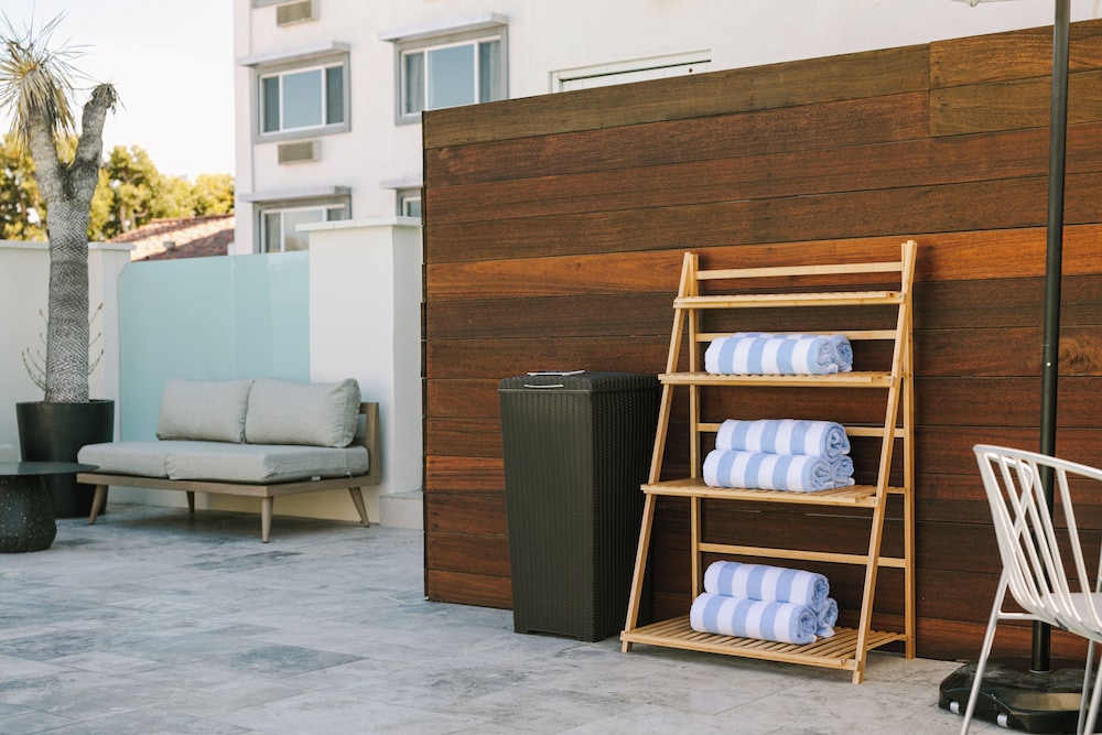 Hotel Solarena Newport Beach, a Dazzler Select by Wyndham 14/20