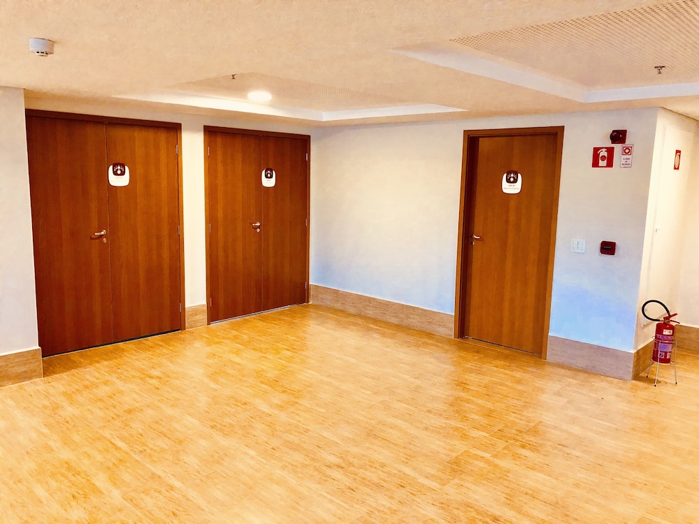 Lummina Hotel Mogi 24/50