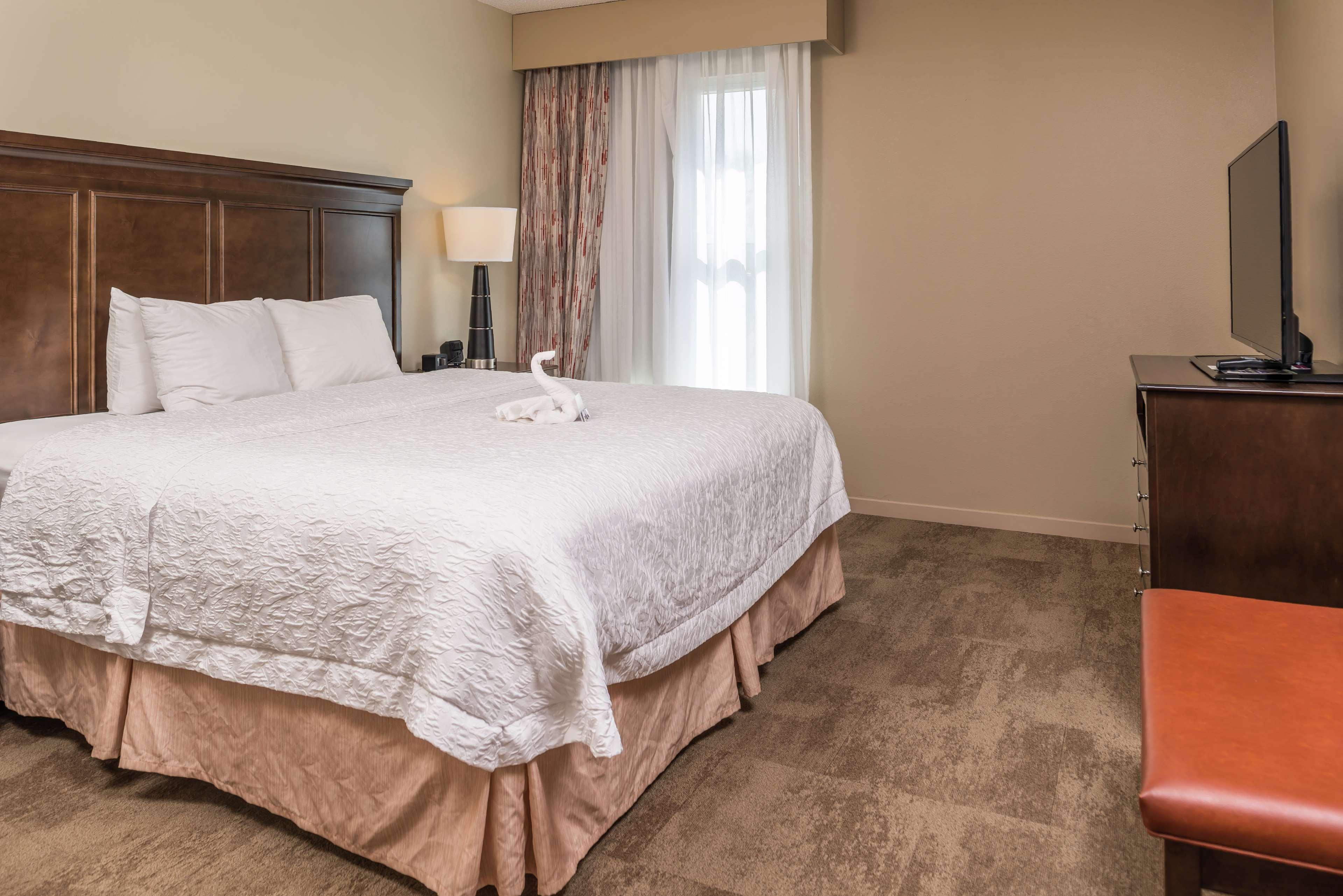 1 BEDROOM, SUITE, KING BED