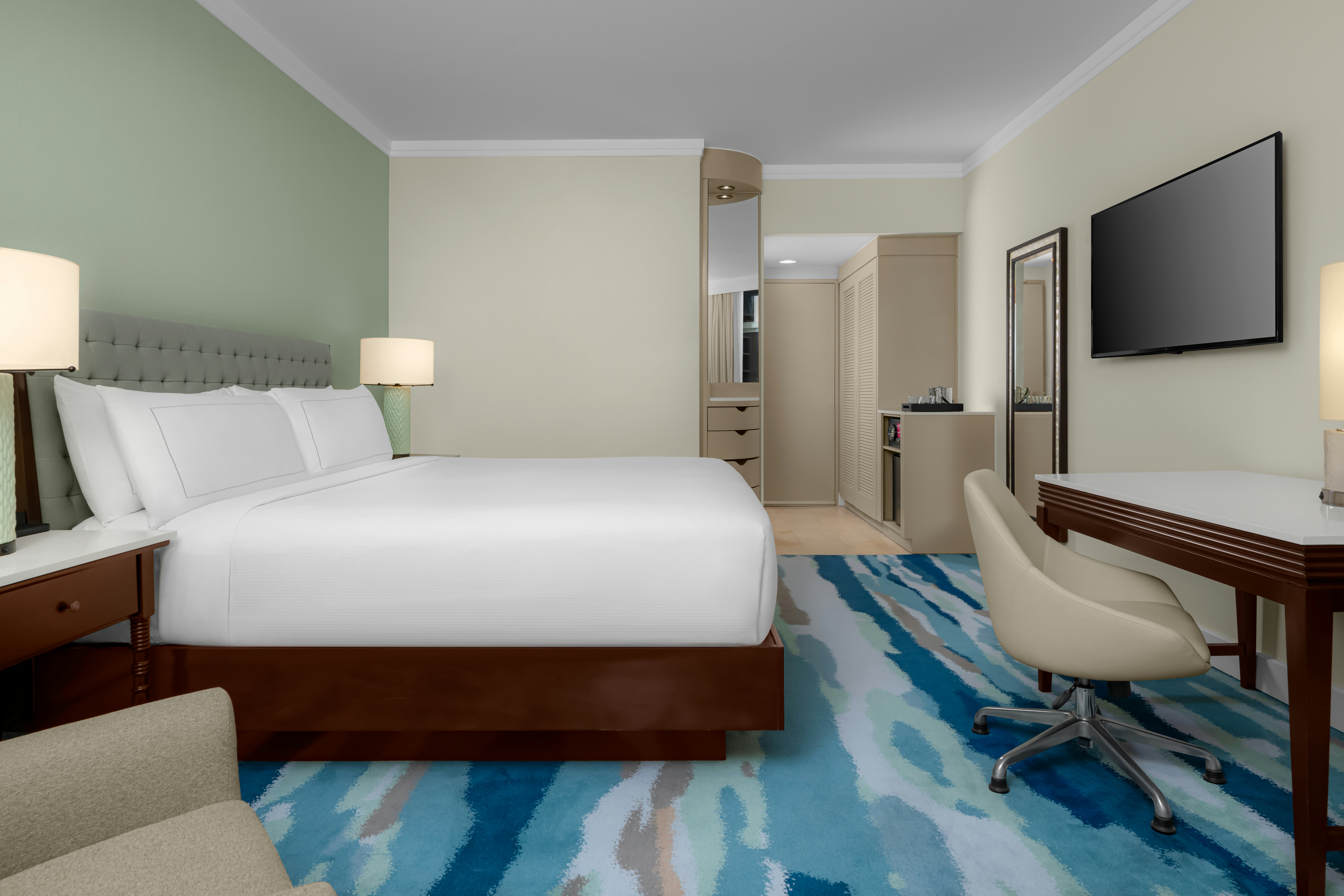 Room, King Bed, Construction View, Curacao Tower