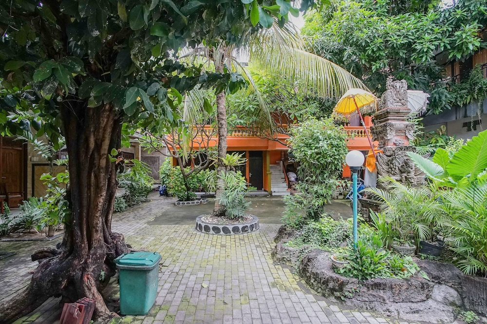 Mahendra Beach Inn 34/41