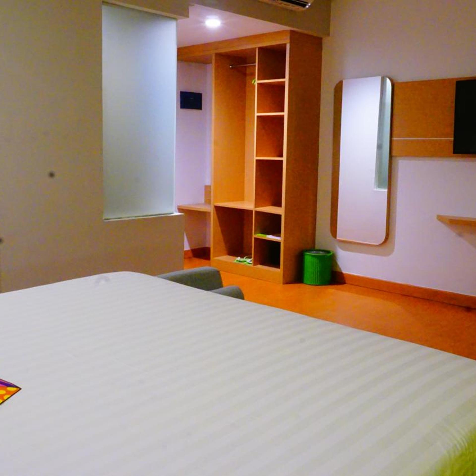 Warmth, Double Bed، MaxOneHotels.com at Resort Makassar 6/9