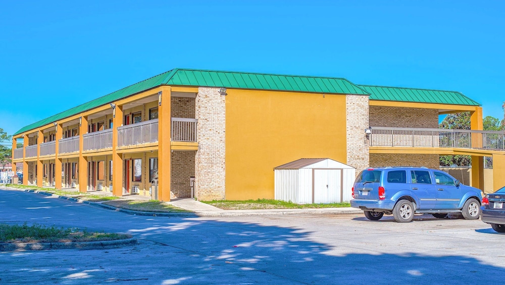 Mayfair Inn Williamston Hwy 64 41/50