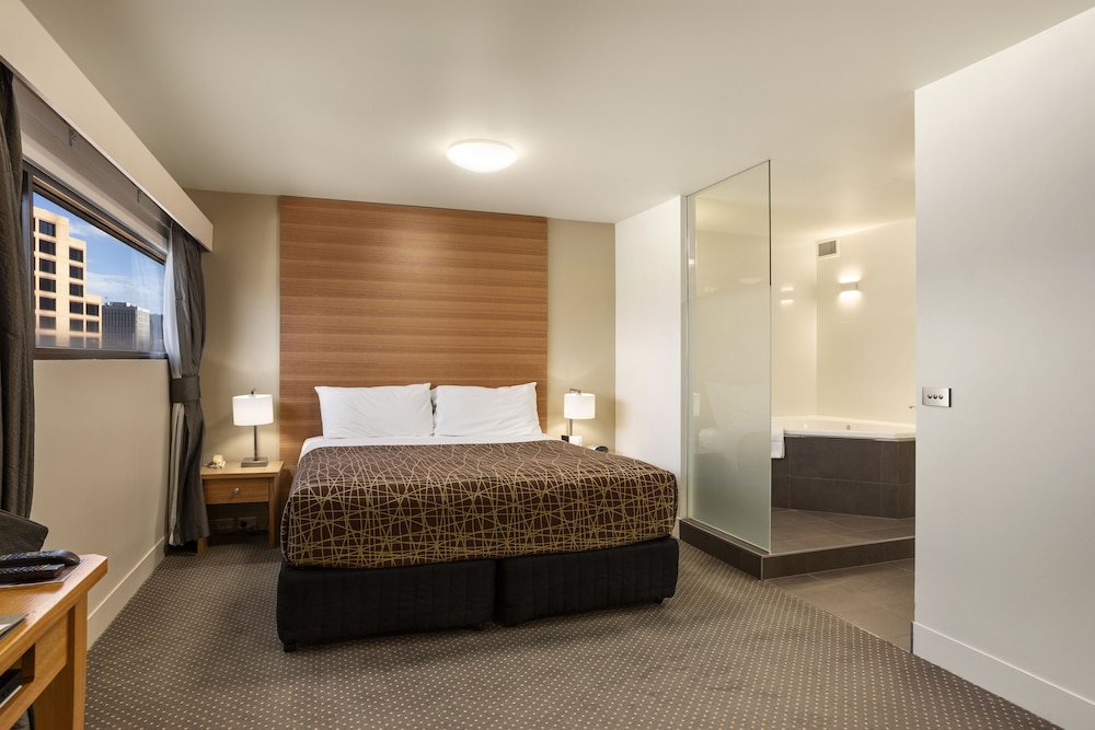 The Old Woolstore Apartment Hotel 9/63
