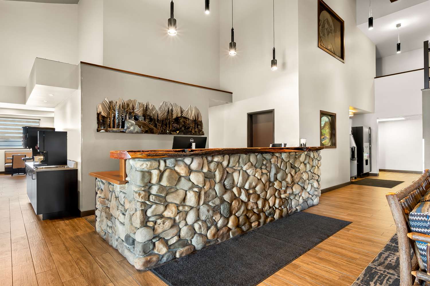 Best Western Sawtooth Inn & Suites 2/34