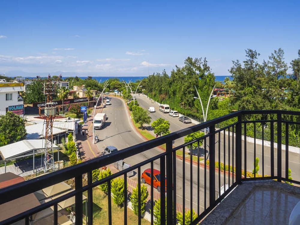 Tal Beach Hotel 28/31