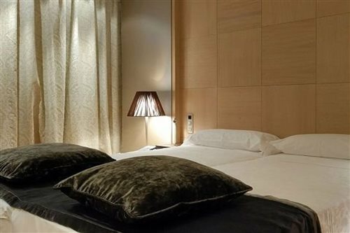غرفة تنفيذية بسرير مزدوج أو سريرين منفصلين