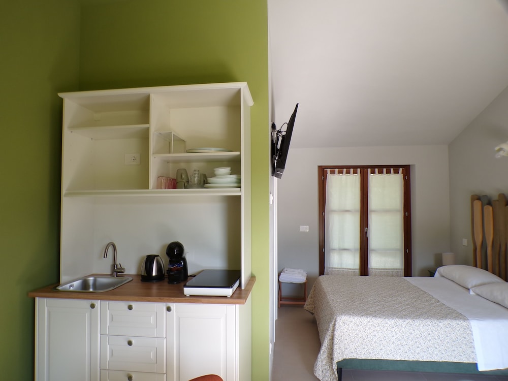 Comfort, Studio, Queen Bed, Sofa