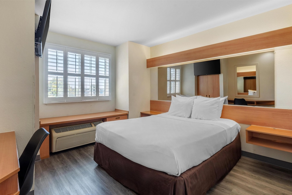 غرفة قياسية بسرير كوين، Surestay By Best Western Sacramento South Natomas 2/7