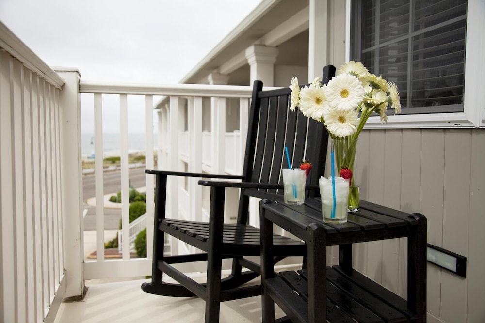 Sandpiper Beach Club 33/50