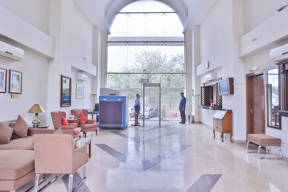 Avari Xpress Islamabad 25/42