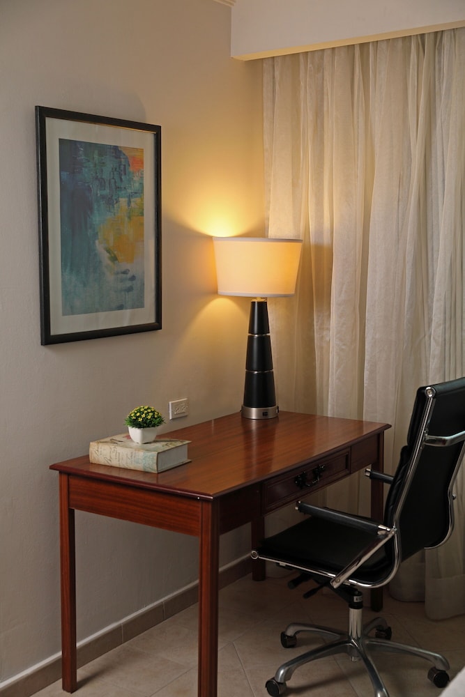 Crowne Plaza Panama 66/80