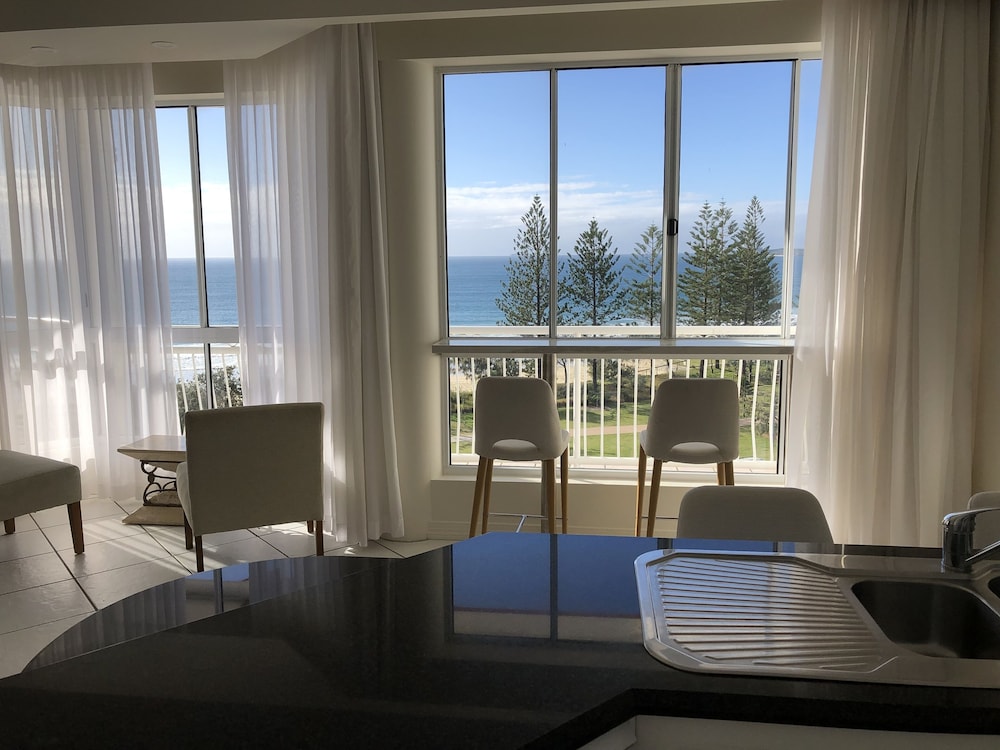 AQUARIUS RESORT 60/82