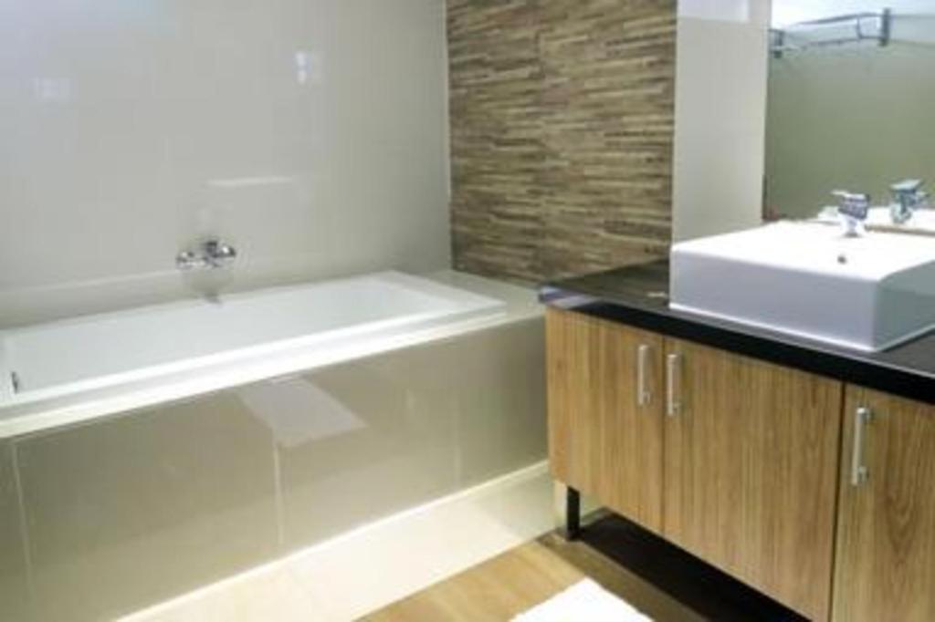Tab Hotel 48/50