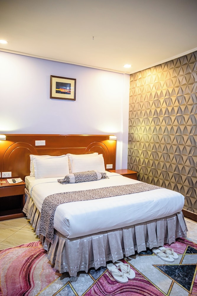 Executive, King Bed