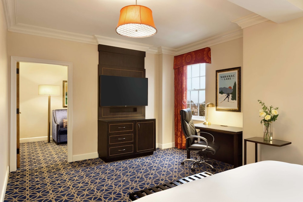 Hotel Saranac Curio Collection By Hilton 35/63