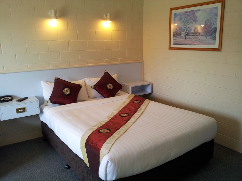ADMIRAL NELSON MOTOR INN 10/52