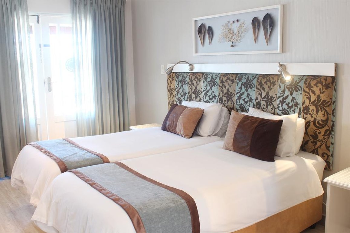 Oceans Hotel and Self Catering 2/16