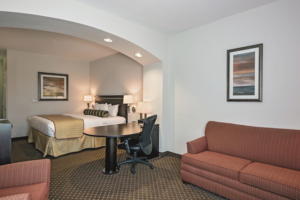 Americas Best Value Inn Suites Gun Barrel City 48/57