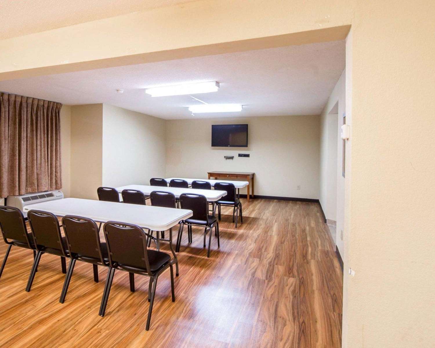 Quality Inn Merchants Drive 36/42