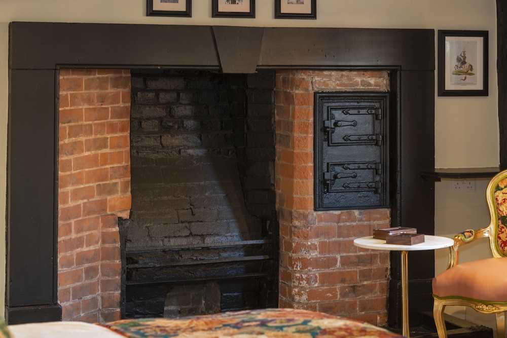Tudor House Hotel 36/85