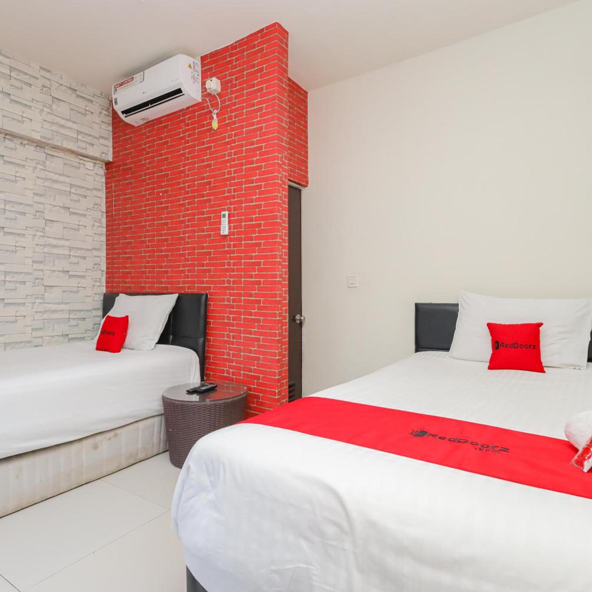 RedDoorz Syariah near Green Park Jatiwarna 19/50