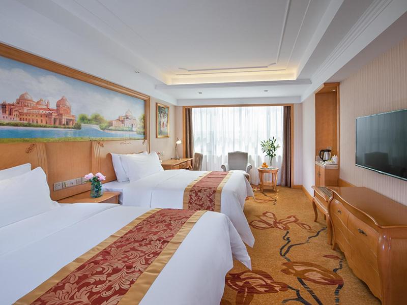 Venus International Hotel Shenzhen Gongming Square Metro Station Tianhong Branch 8/18