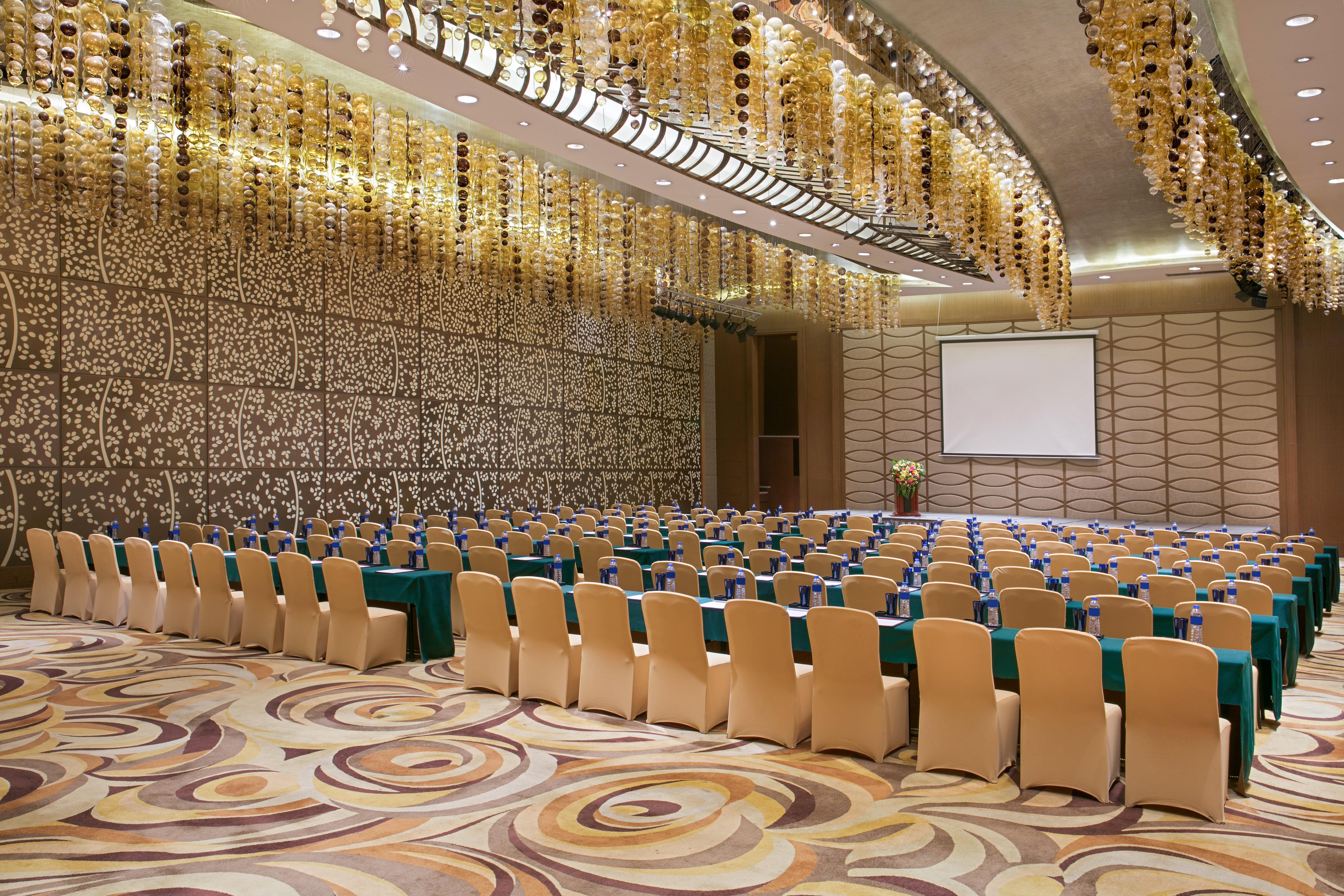 Crowne Plaza Zhongshan Wing on City 40/50