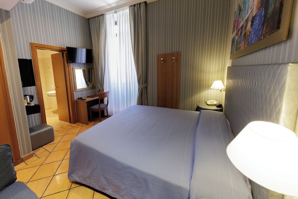 Hotel Lirico Roma 32/63