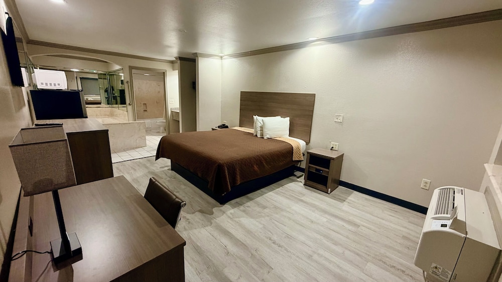 Luxury Inn & Suites Liberty 26/65