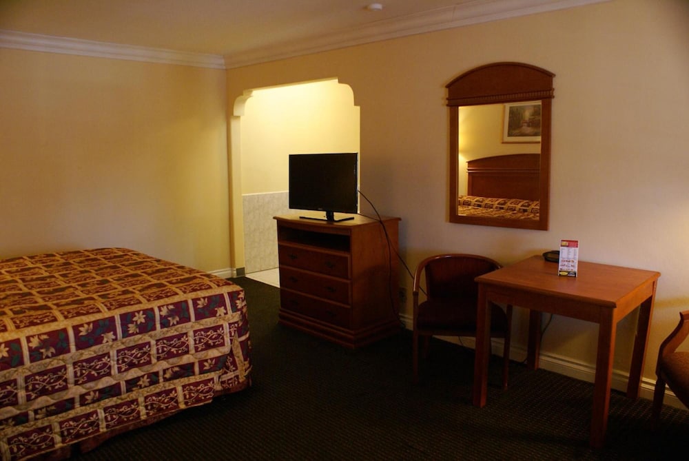 Colony Inn Buena Park 31/64