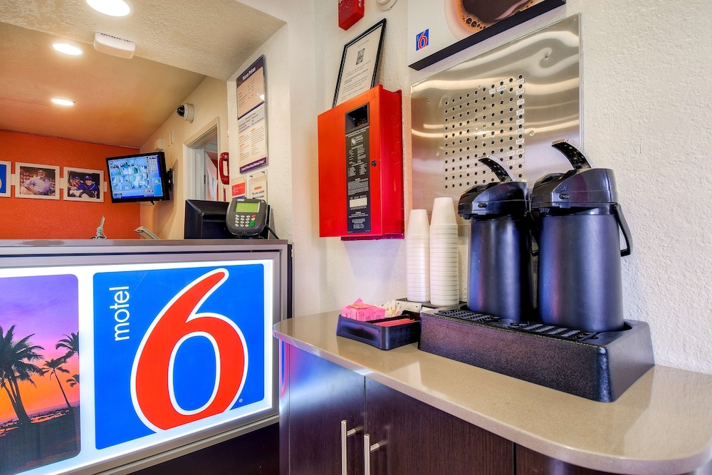 Motel6 Chino, CA - Los Angeles Ontario 8/38