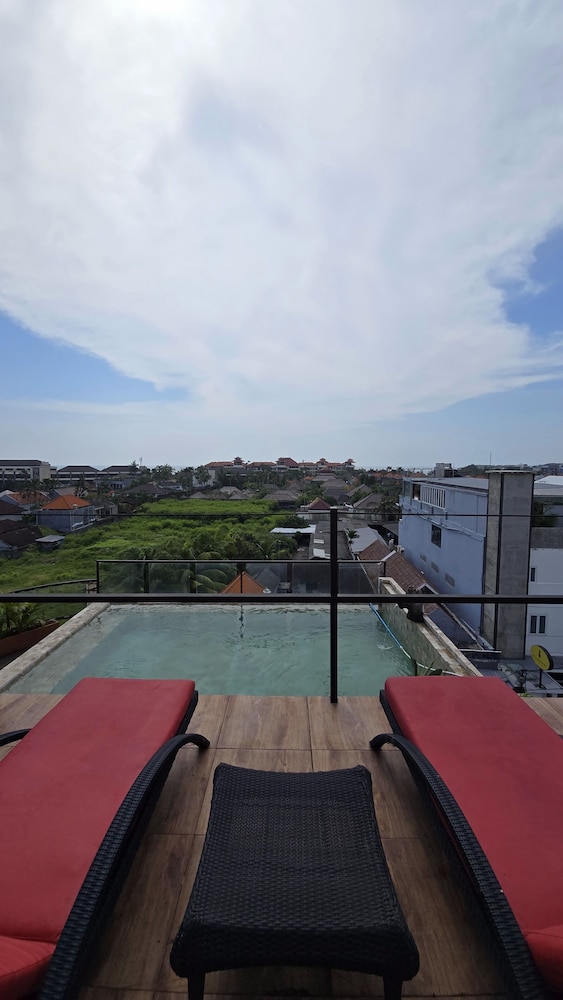 Seminyak Suites (Ex Seminyak Sky Suites by Kupu Kupu Resorts) 40/50