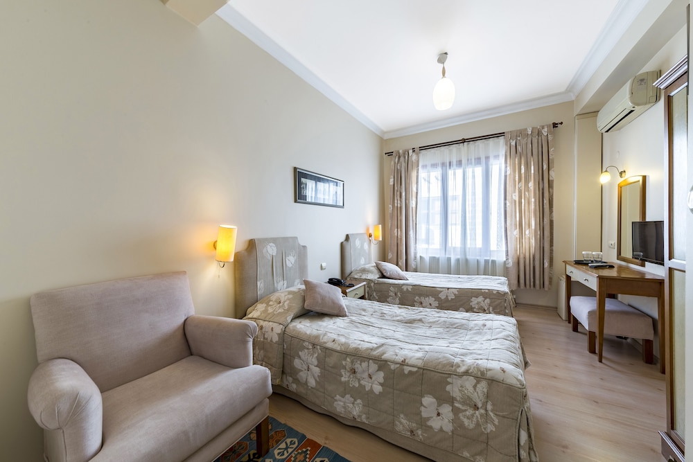 Hotel Fehmi Bey 22/75