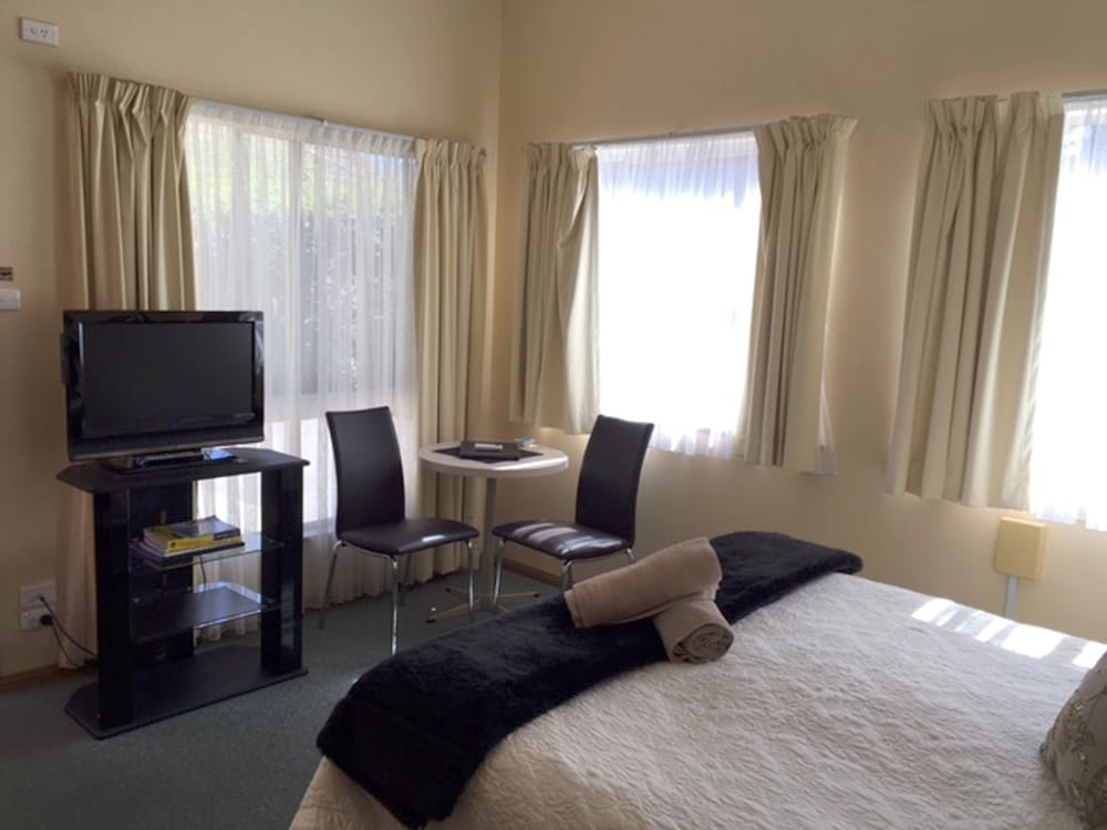 Westwood Motor Inn 20/50