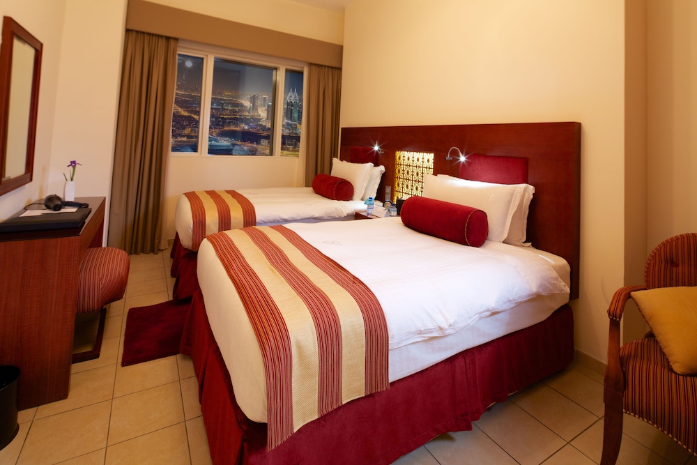 2 BEDROOMS, SUITE