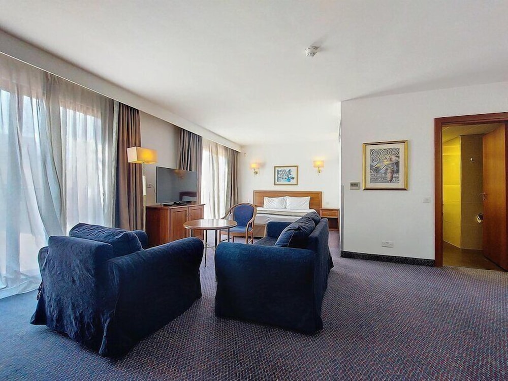 Vivaldi Hotel 46/71