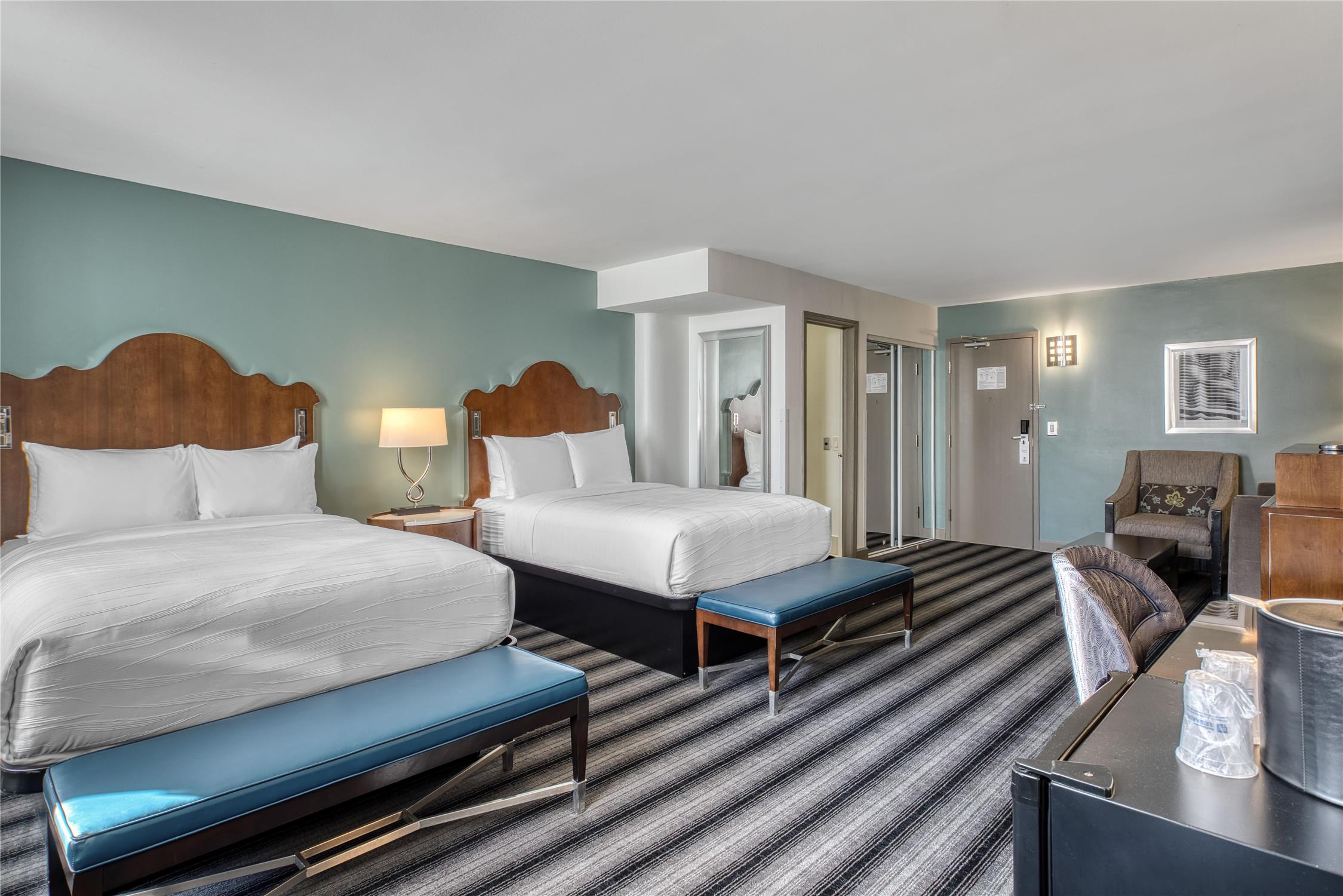 جناح بريميوم بسريرين مزدوجين مع أريكة، Best Western River North Hotel 3/5