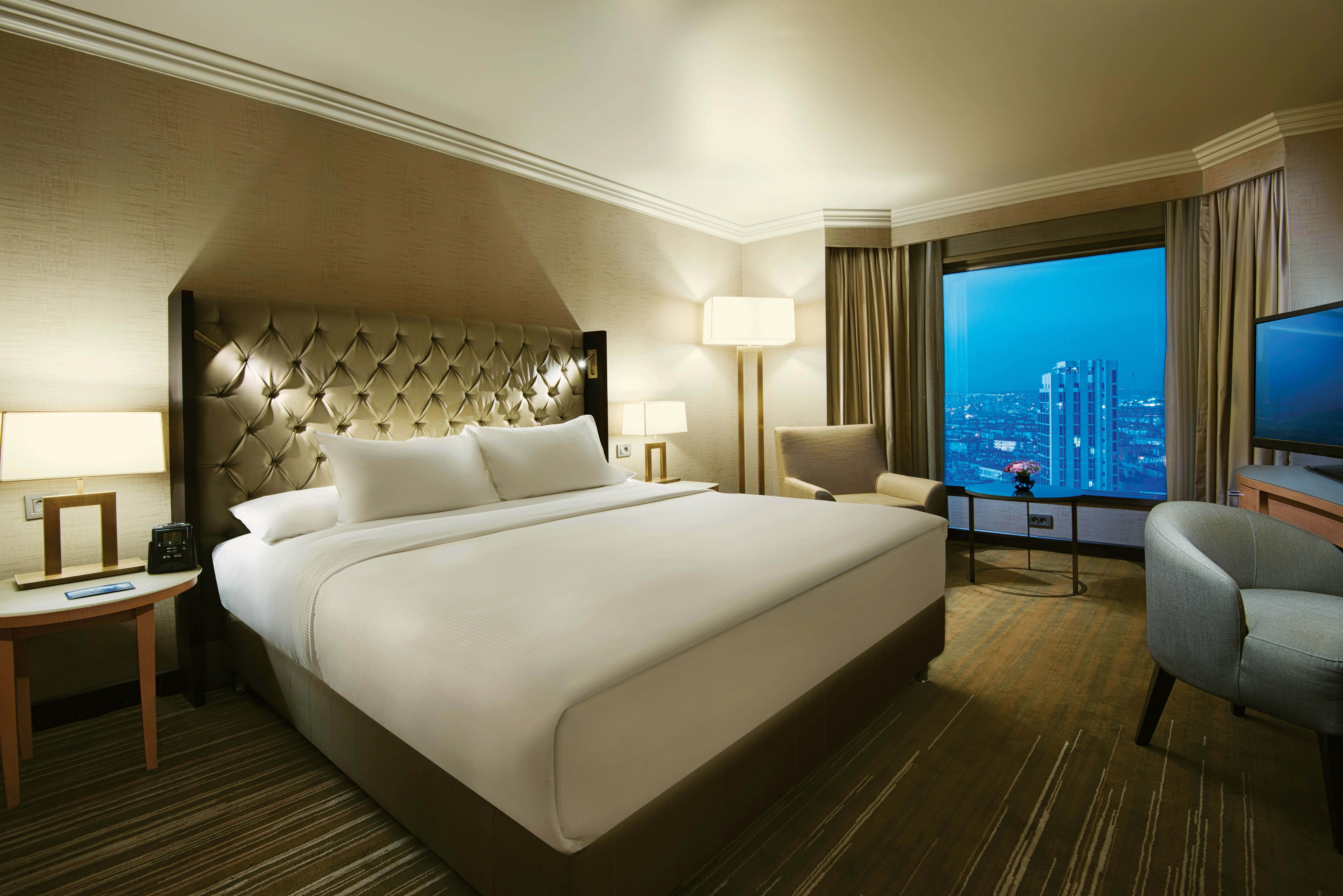 FAMILY SUITE, KING BED