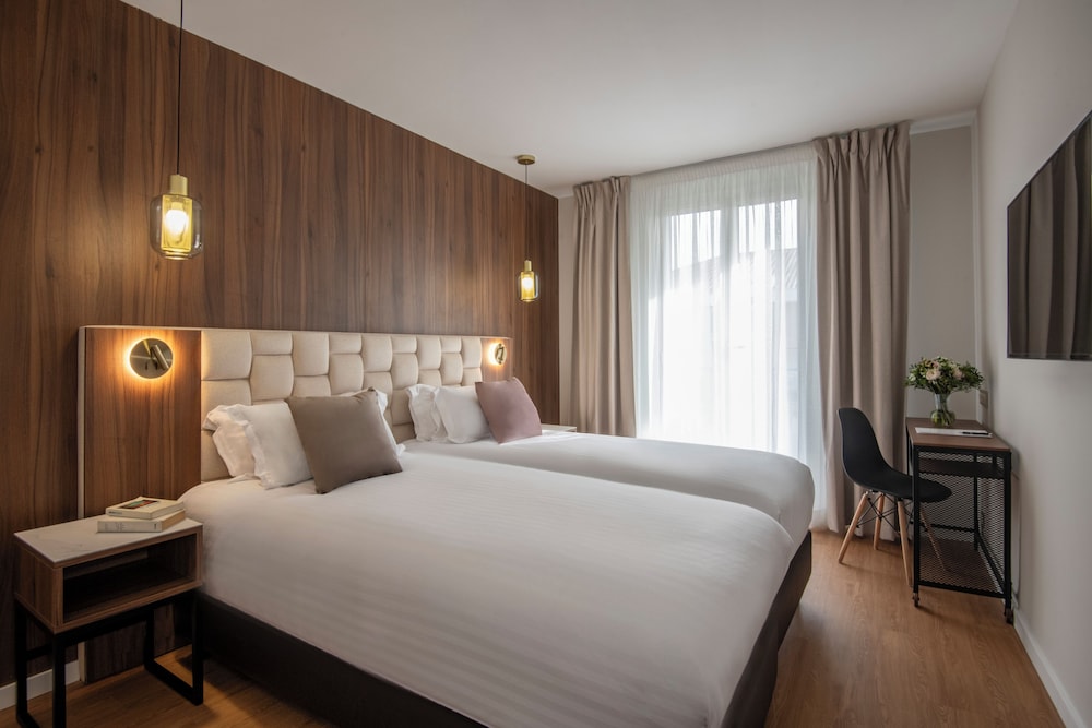 RENOVATED, EXECUTIVE, BALCONY
