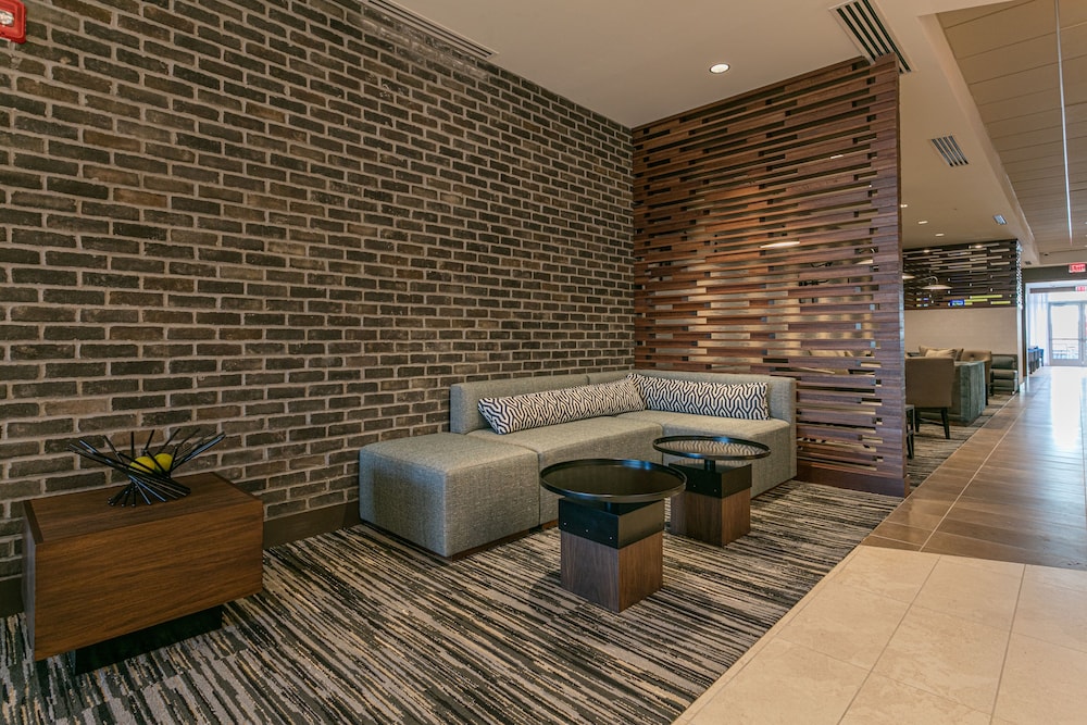 Hyatt Place Wilmington Riverfront 45/66