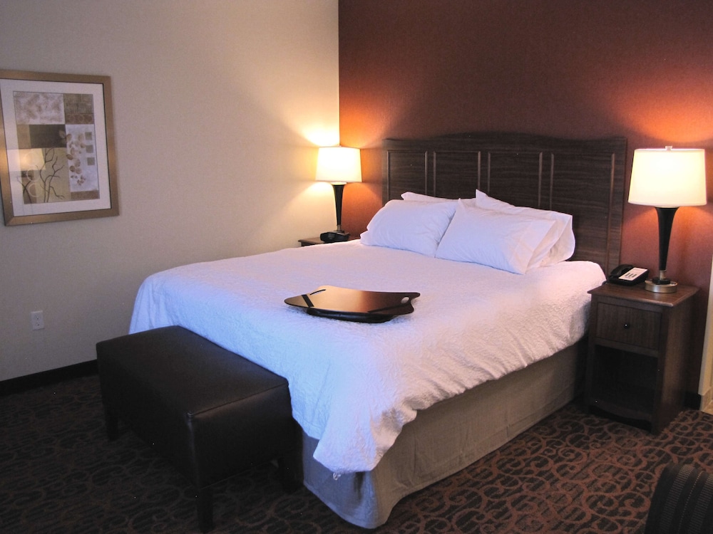 Hampton Inn and Suites Jamestown ND 9/26