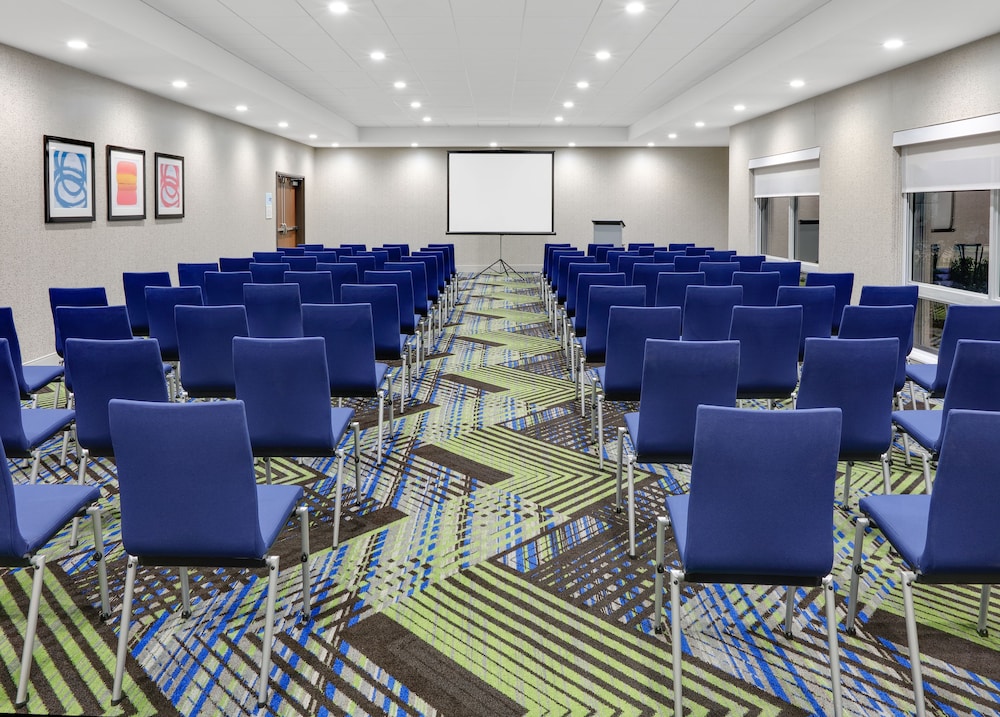 Holiday Inn Express & Suites Dallas Nw Hwy - Love Field 38/45