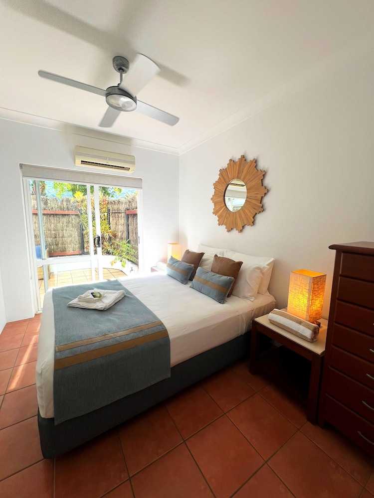 2 Bedrooms, 2 King Beds, Beach View