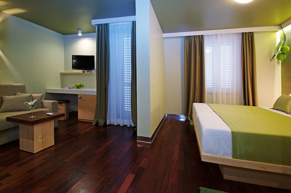 Boutique Hotel Bol 25/50