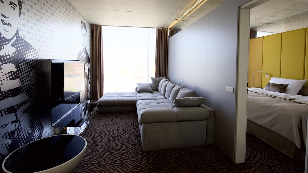 SONO HOTEL 30/42